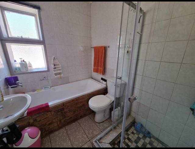 2 BEDROOM TOWNHOUSE FOR SALE IN NEW REDRUTH